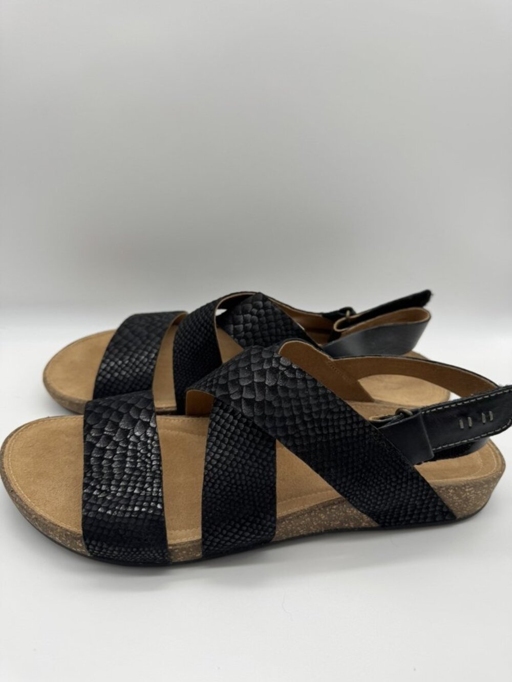 Clarks Artisan Black Strappy Sandals Cork Sole Size 10 Perri Dunes Comfort New